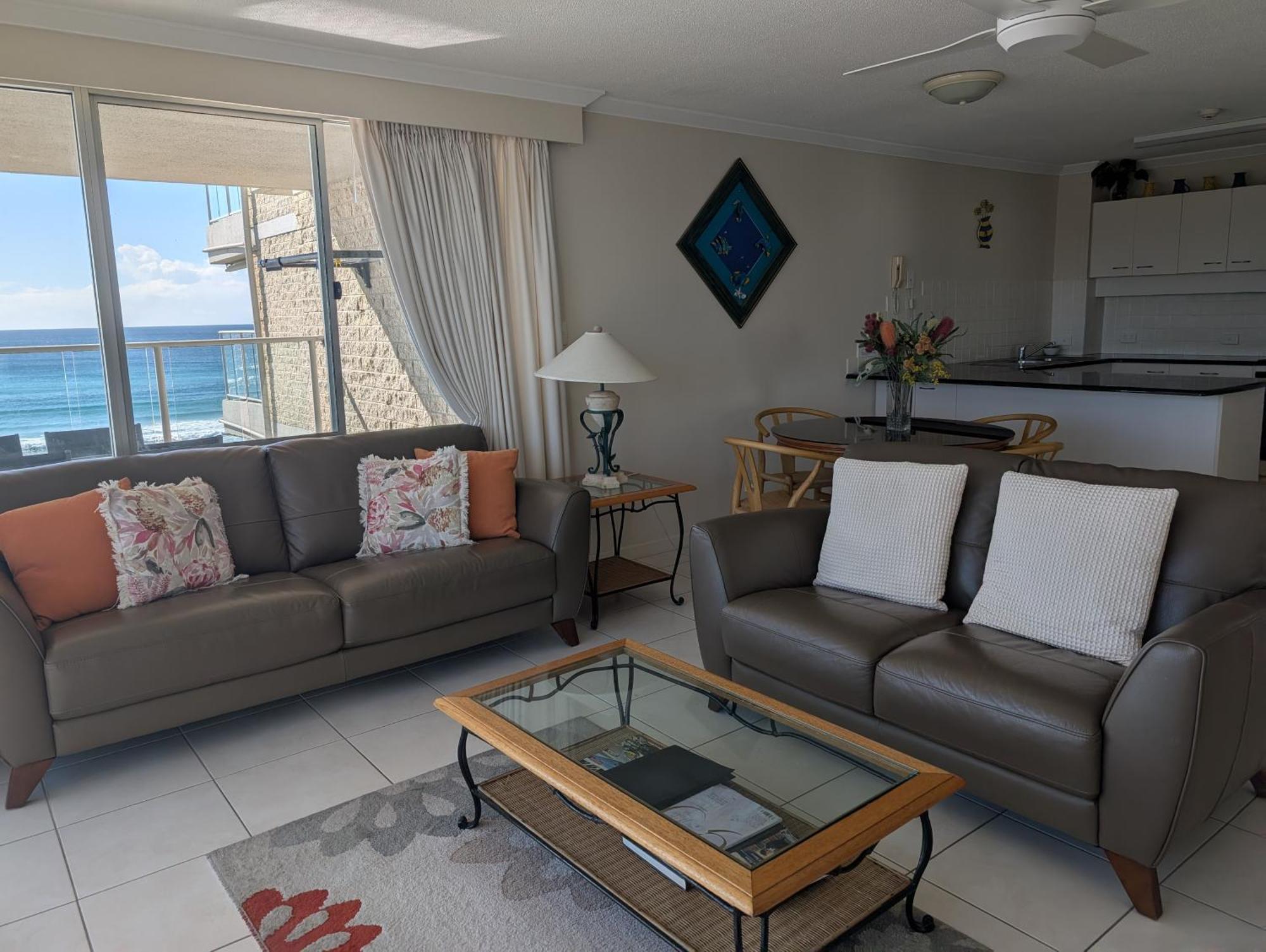 Pacific Surf Absolute Beachfront Apartments Gold Coast Exterior foto